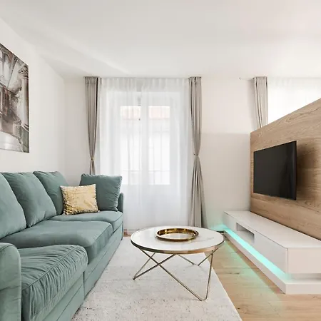 Eh Neptun Apartment *
